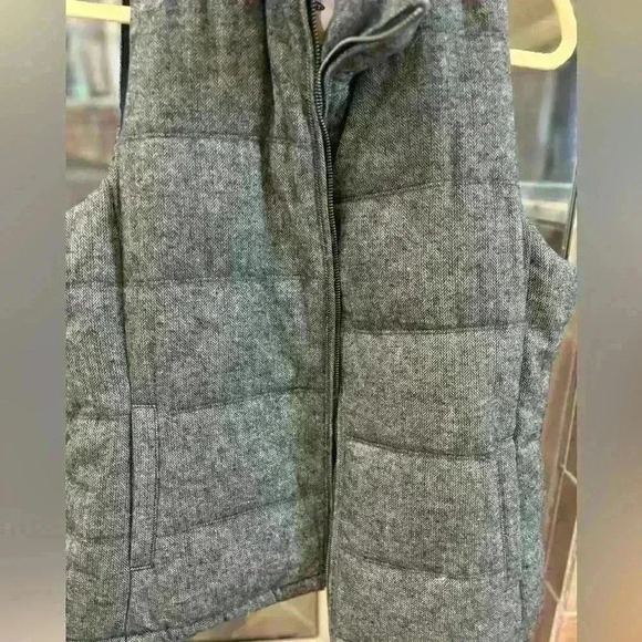 Grey Old Navy heavy vest in size Large. - Picture 2 of 5